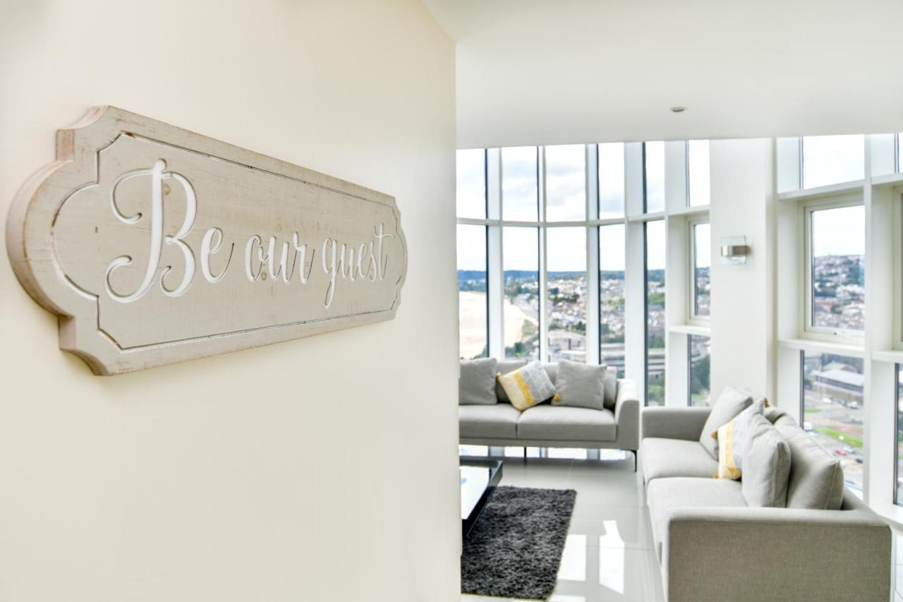 Just Stay Wales - Meridian Quay Penthouses Swansea Exterior photo