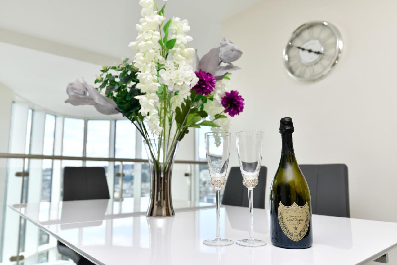Just Stay Wales - Meridian Quay Penthouses Swansea Exterior photo