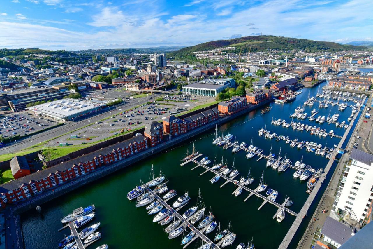 Just Stay Wales - Meridian Quay Penthouses Swansea Exterior photo