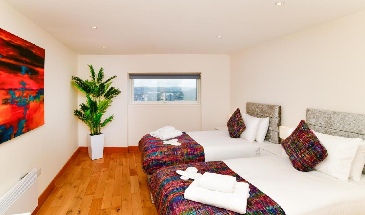 Just Stay Wales - Meridian Quay Penthouses Swansea Exterior photo